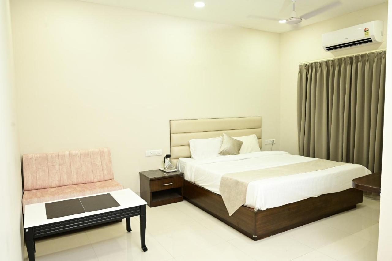 The Eden Indore Exterior foto