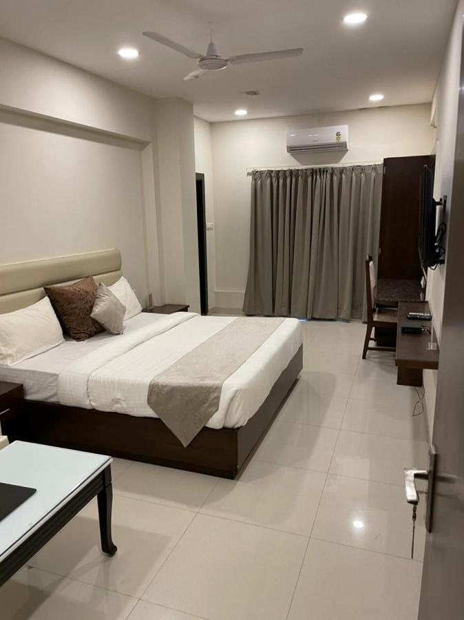 The Eden Indore Exterior foto