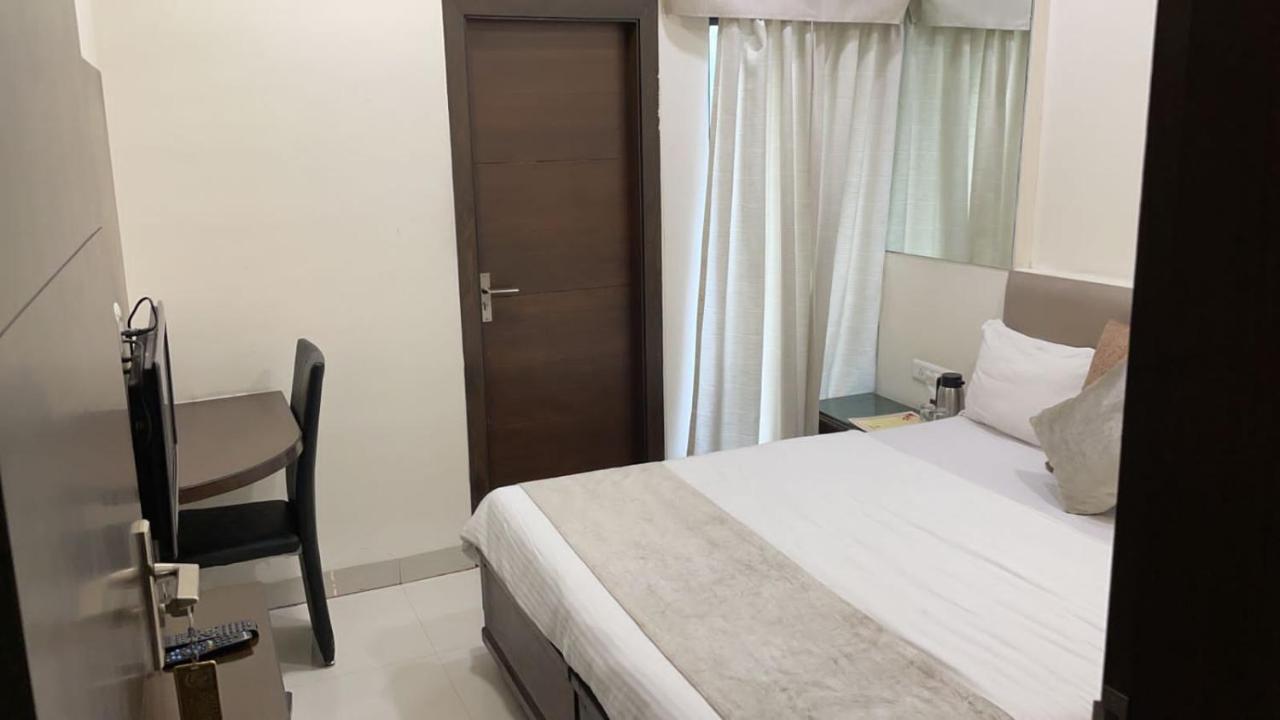 The Eden Indore Exterior foto